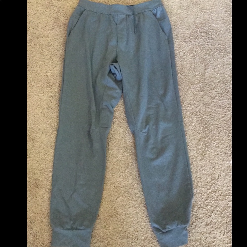Men’s Lululemon Joggers (Medium)